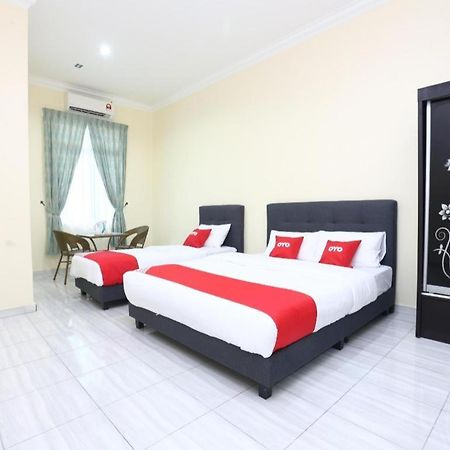 Oyo 89607 Aloha Chalet Kampung Raja Ngoại thất bức ảnh
