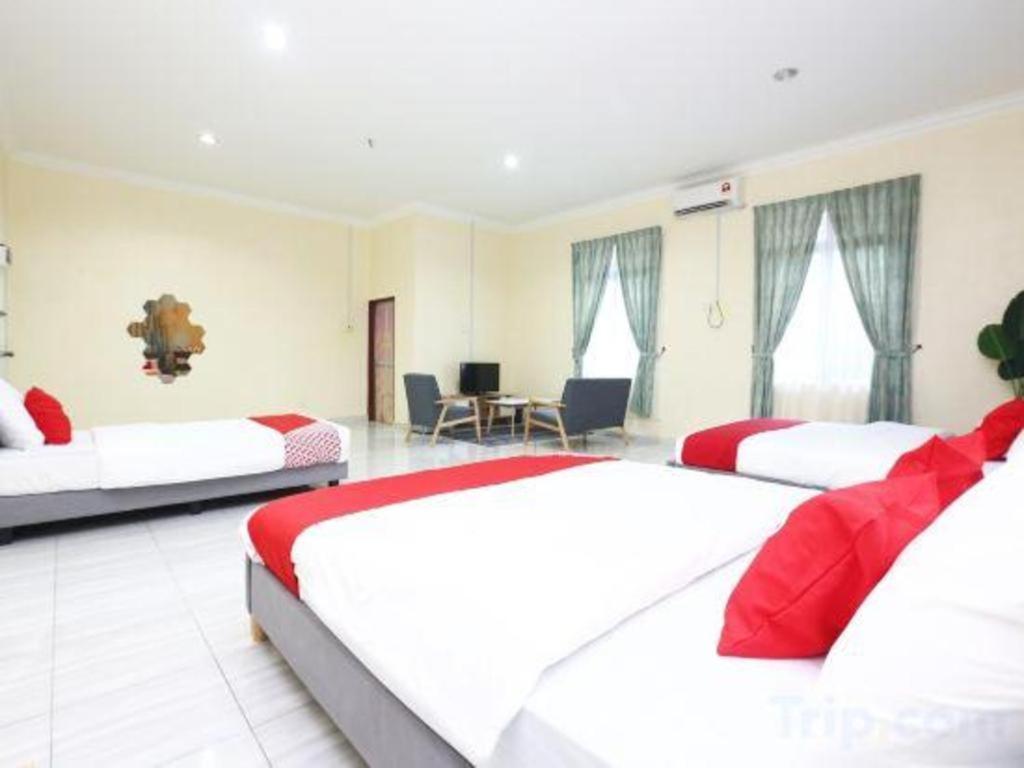 Oyo 89607 Aloha Chalet Kampung Raja Ngoại thất bức ảnh