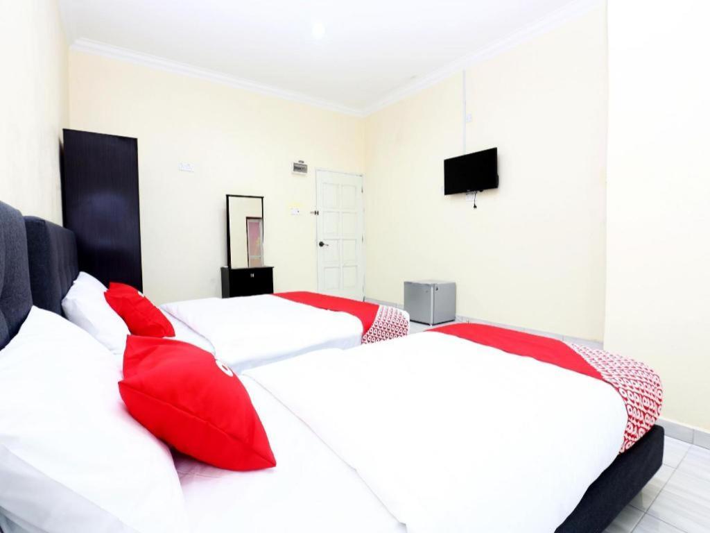 Oyo 89607 Aloha Chalet Kampung Raja Ngoại thất bức ảnh