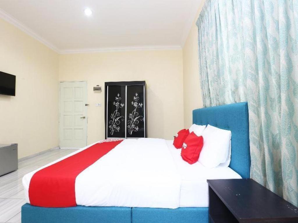 Oyo 89607 Aloha Chalet Kampung Raja Ngoại thất bức ảnh