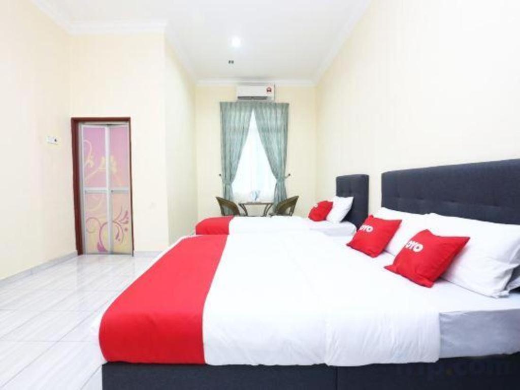 Oyo 89607 Aloha Chalet Kampung Raja Ngoại thất bức ảnh
