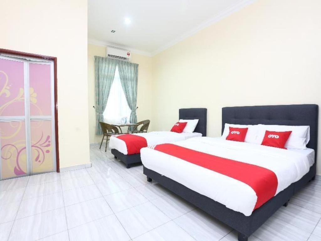 Oyo 89607 Aloha Chalet Kampung Raja Ngoại thất bức ảnh