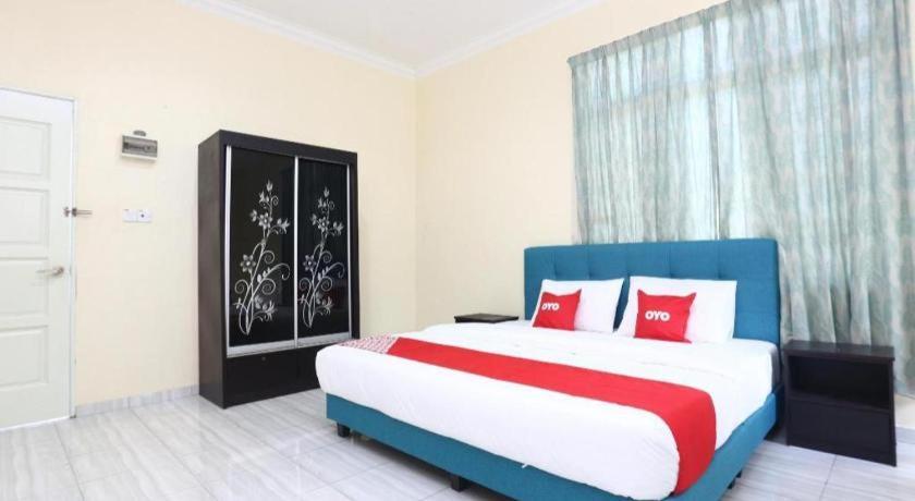 Oyo 89607 Aloha Chalet Kampung Raja Ngoại thất bức ảnh