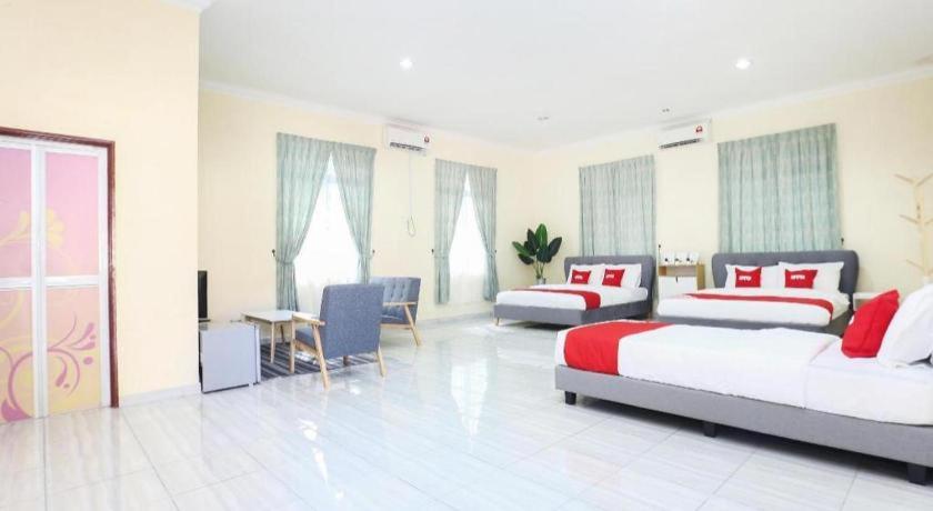 Oyo 89607 Aloha Chalet Kampung Raja Ngoại thất bức ảnh