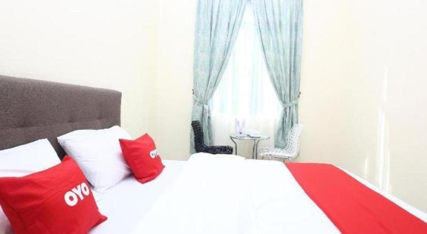 Oyo 89607 Aloha Chalet Kampung Raja Ngoại thất bức ảnh