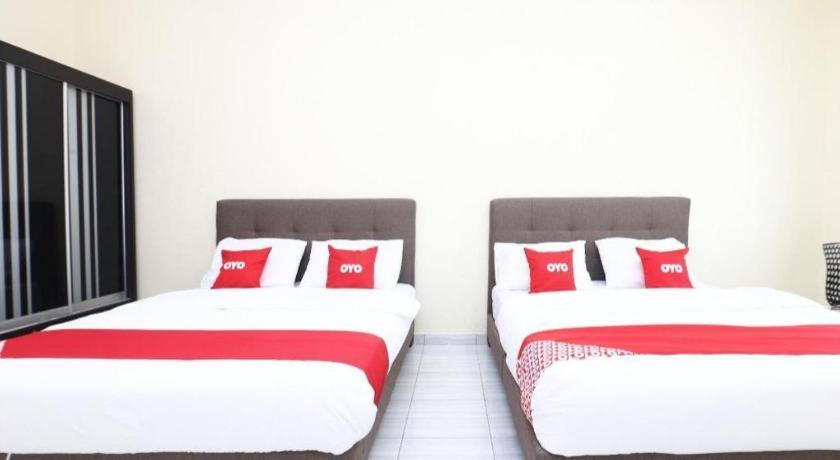 Oyo 89607 Aloha Chalet Kampung Raja Ngoại thất bức ảnh