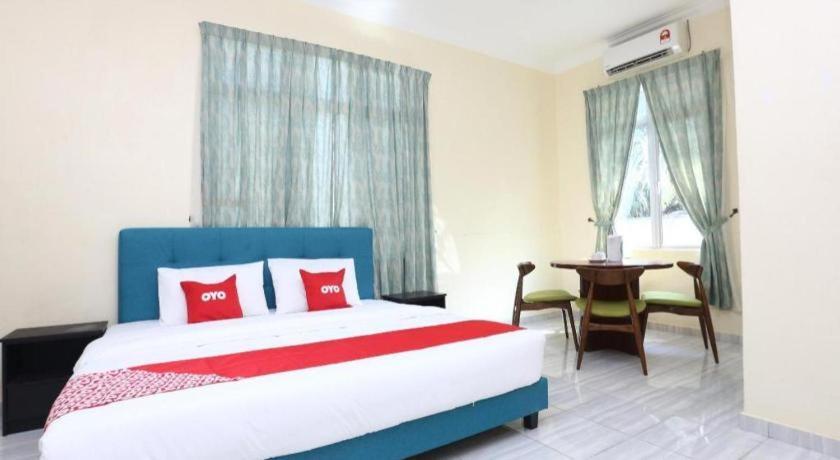Oyo 89607 Aloha Chalet Kampung Raja Ngoại thất bức ảnh