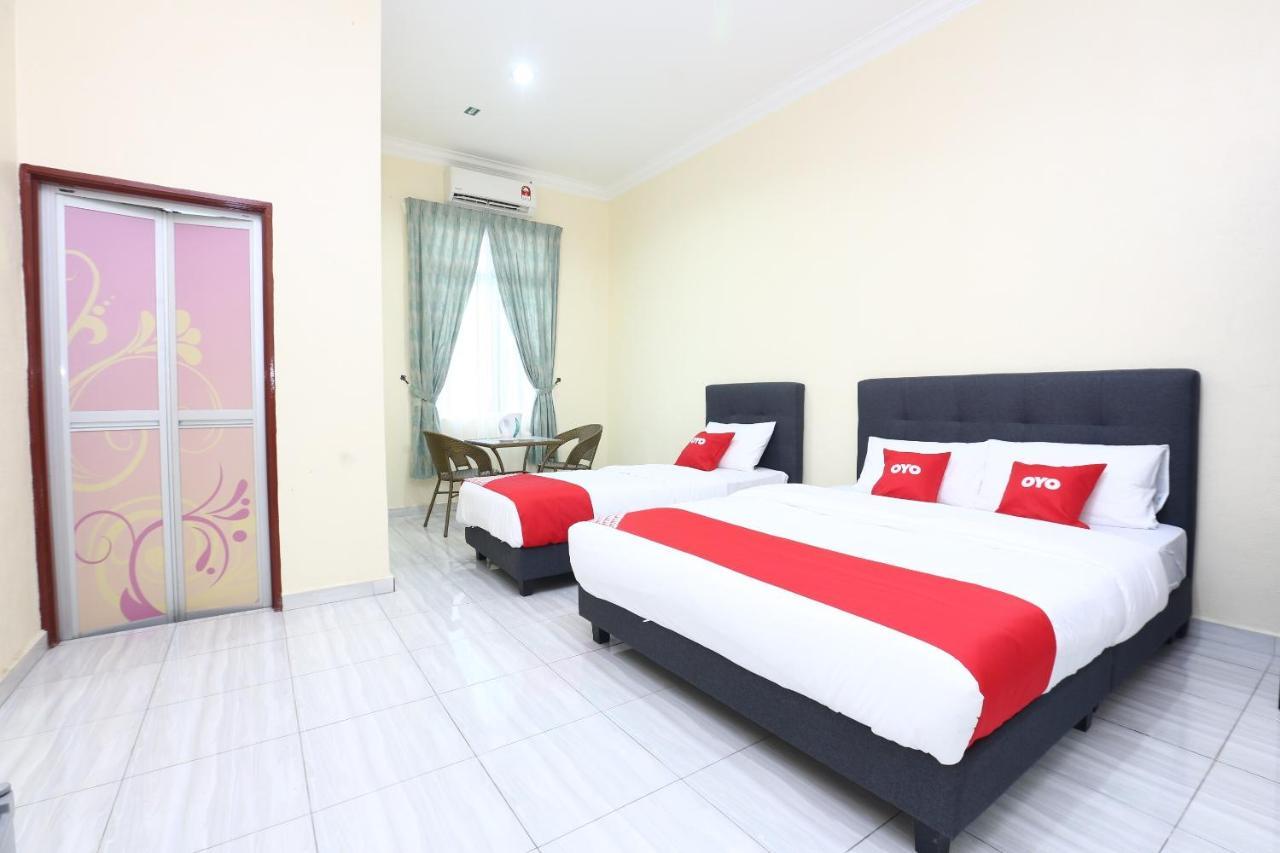 Oyo 89607 Aloha Chalet Kampung Raja Ngoại thất bức ảnh