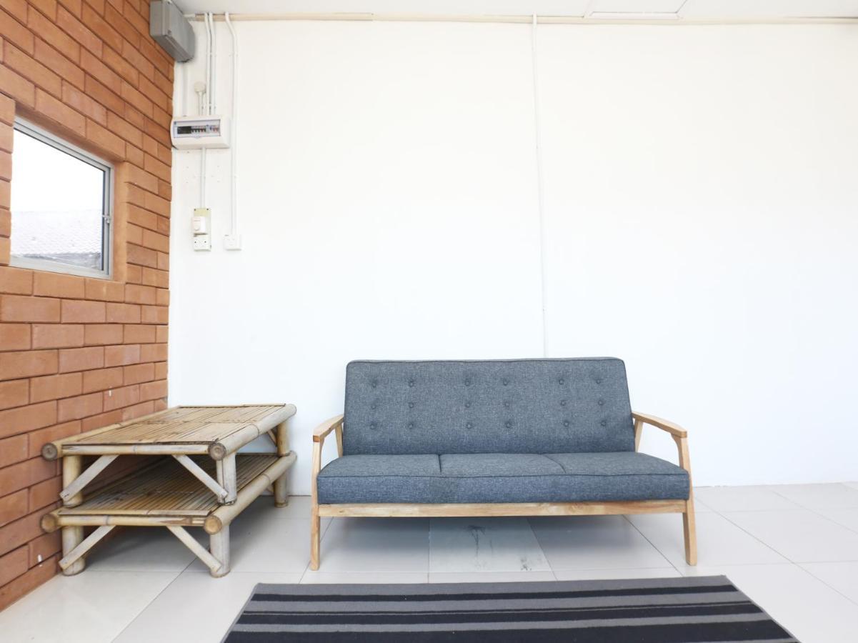 Oyo 89607 Aloha Chalet Kampung Raja Ngoại thất bức ảnh