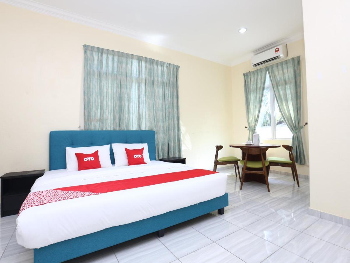 Oyo 89607 Aloha Chalet Kampung Raja Ngoại thất bức ảnh