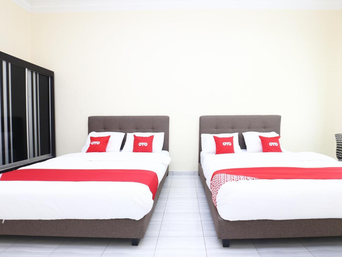 Oyo 89607 Aloha Chalet Kampung Raja Ngoại thất bức ảnh
